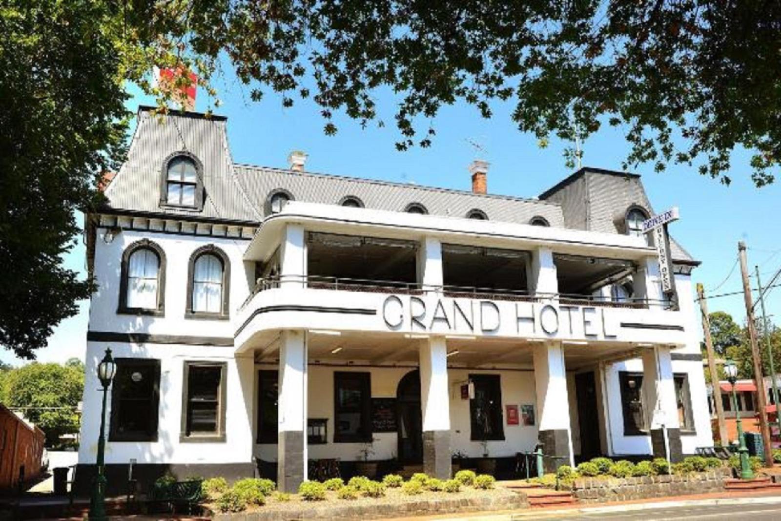 Healesville Grand Hotel,Near Four Pillars Gin,3 star