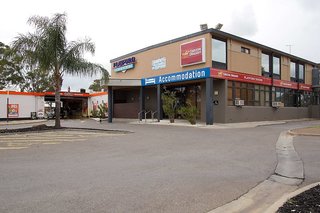 Nightcap At Playford Tavern,Davoren Park>>Adelaide,4 star
