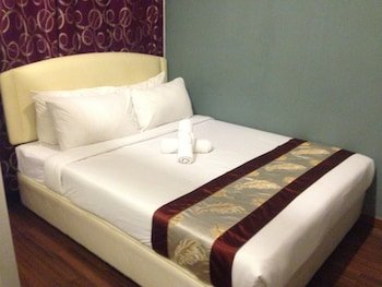 woodpecker lodge kuching