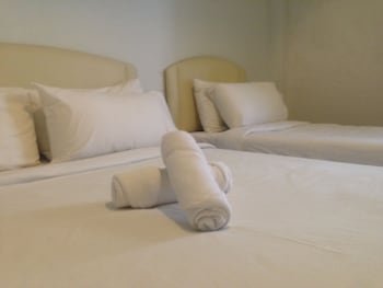 woodpecker lodge kuching