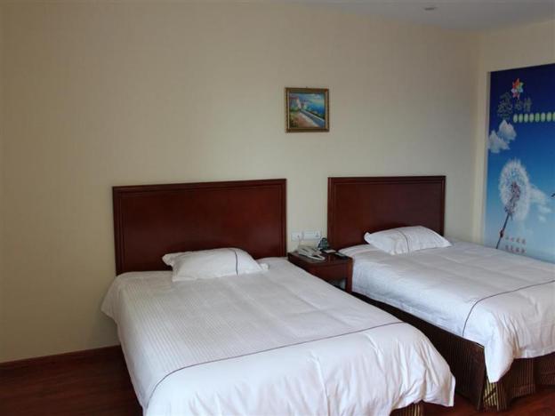 greentree inn suzhou taicang baolong square express hotel