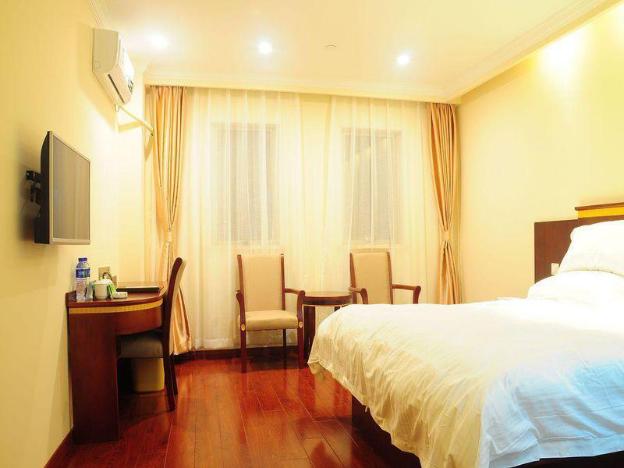 greentree inn suzhou taicang baolong square express hotel