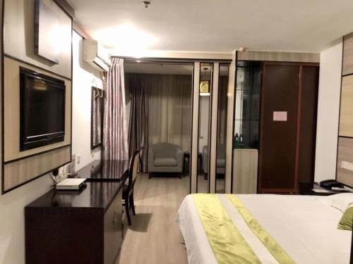 greentree inn suzhou taicang baolong square express hotel