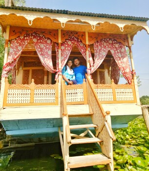 new bul bul group of houseboats