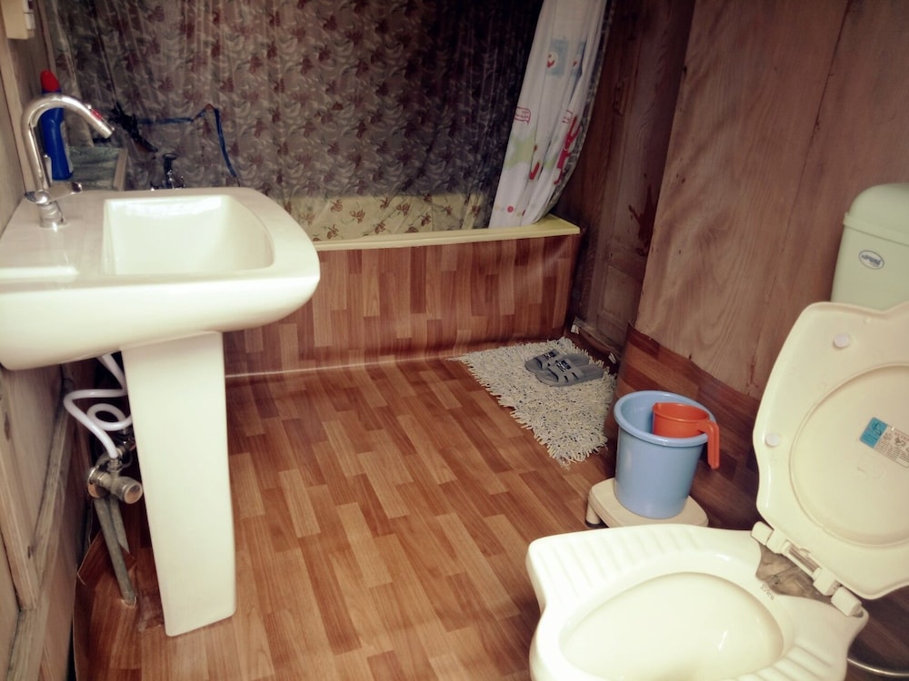 new bul bul group of houseboats