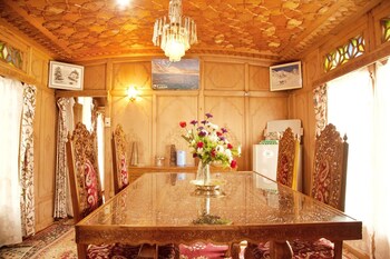 new bul bul group of houseboats