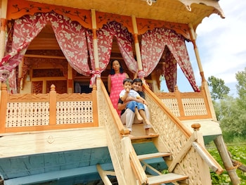 new bul bul group of houseboats