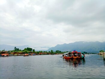 new bul bul group of houseboats