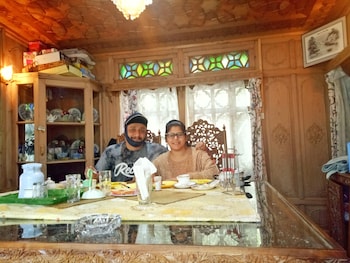 new bul bul group of houseboats