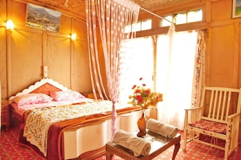 new bul bul group of houseboats