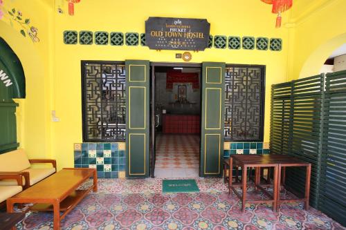 phuket old town hostel