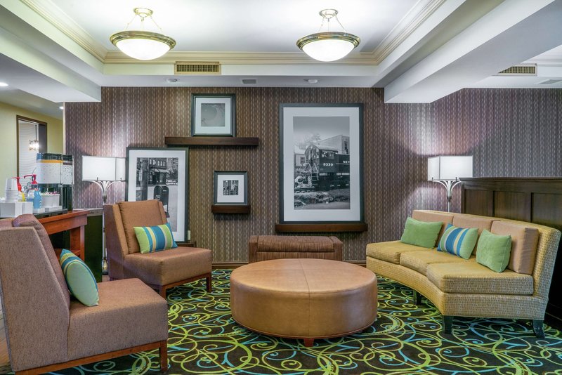 hampton inn and suites valley forge oaks