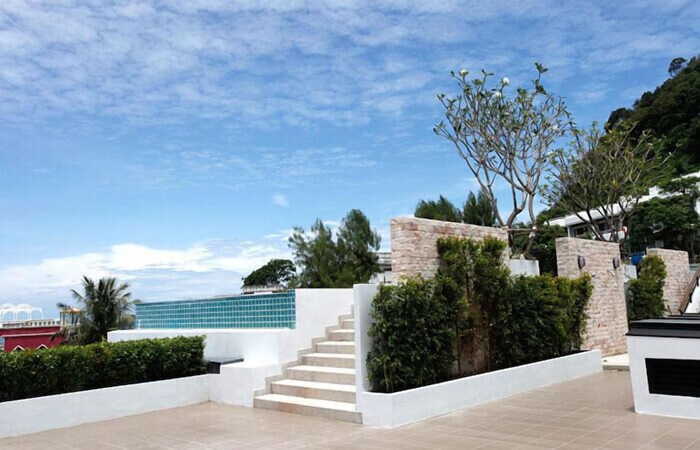 the unity and the bliss patong residence