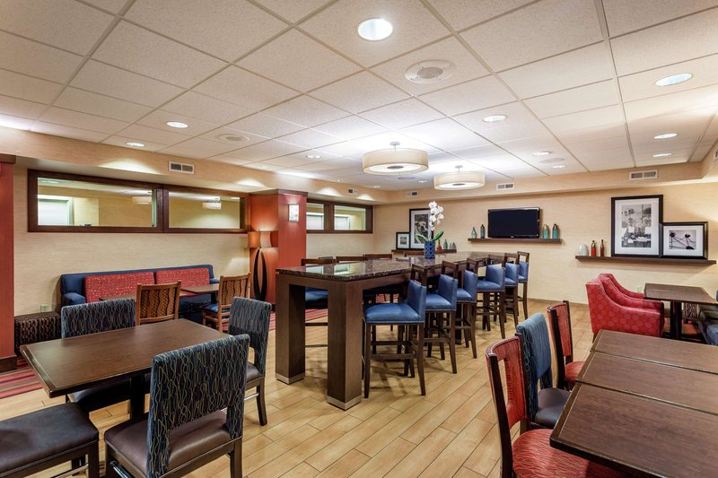 hampton inn milwaukee airport
