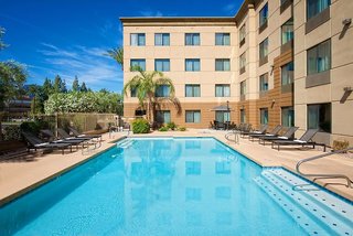 Hampton Inn Phoenix-Airport North,Phoenix>>Camelback East,3 star