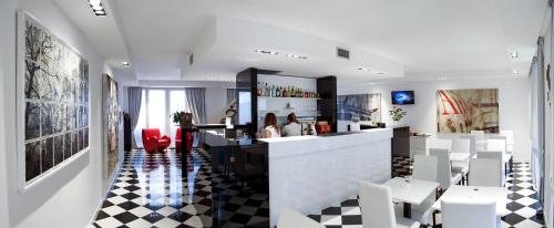 hotel studio inn centrale and milano urban padel