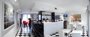 hotel studio inn centrale and milano urban padel