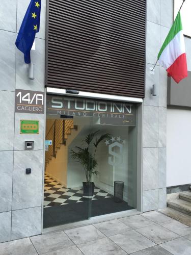 hotel studio inn centrale and milano urban padel