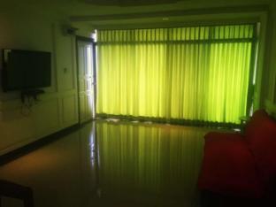 madame green forever