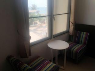 madame green forever