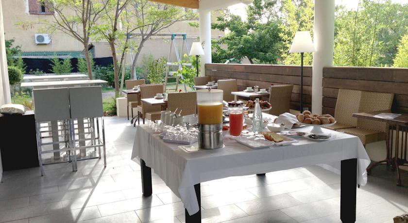 hotel lescale cote port