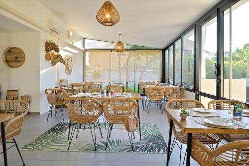 hotel lescale cote port