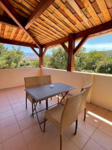 hotel lescale cote port