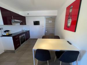 hotel lescale cote port