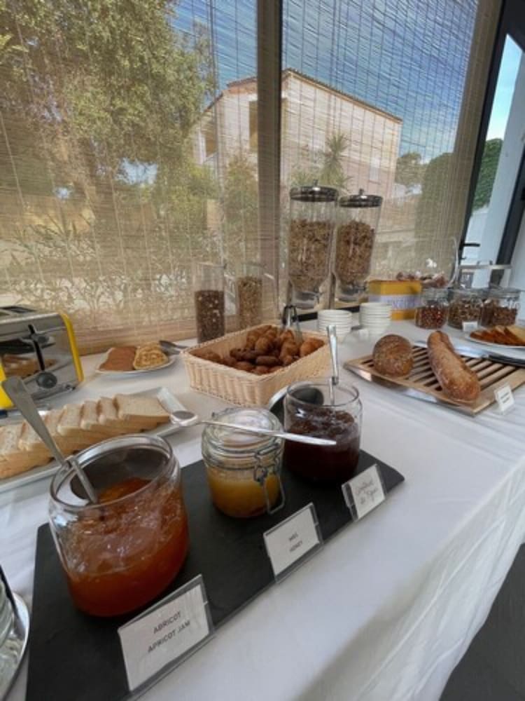 hotel lescale cote port