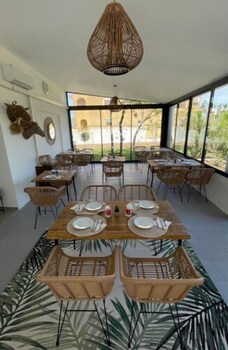 hotel lescale cote port