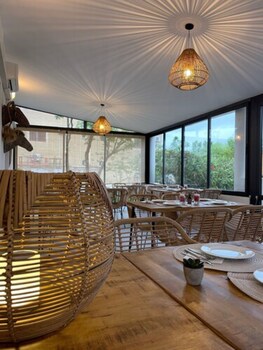 hotel lescale cote port