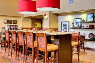 hampton inn and suites palmdale