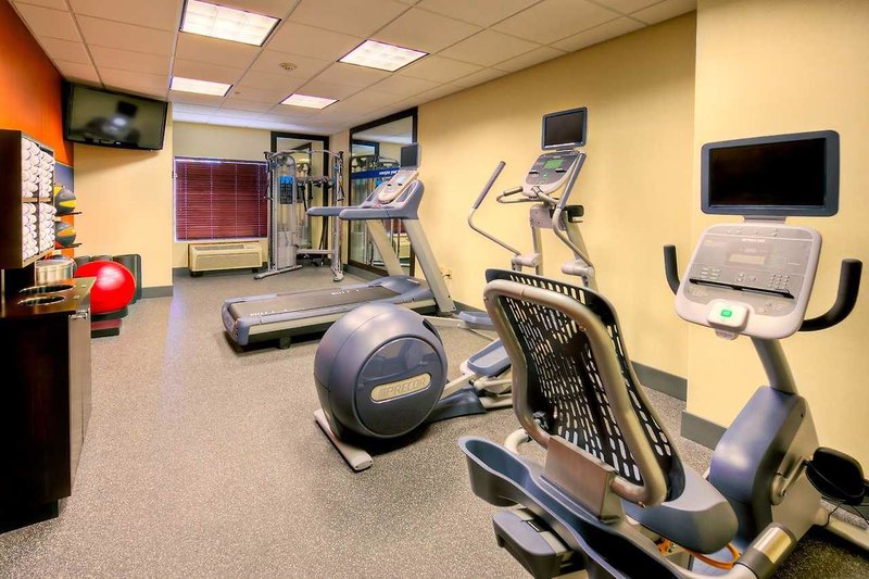 hampton inn and suites palmdale