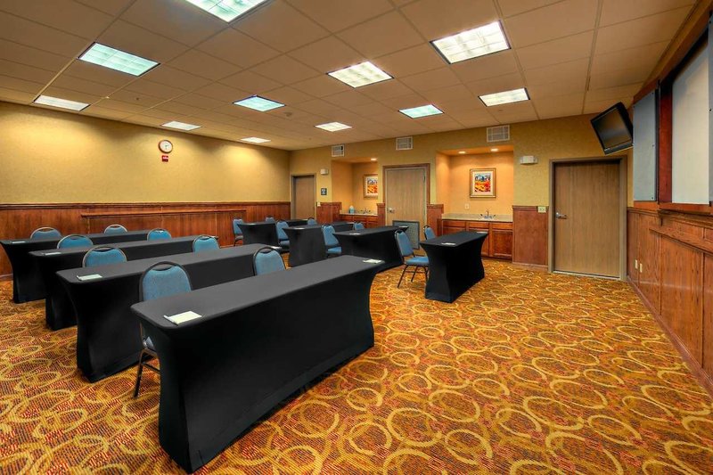 hampton inn and suites palmdale