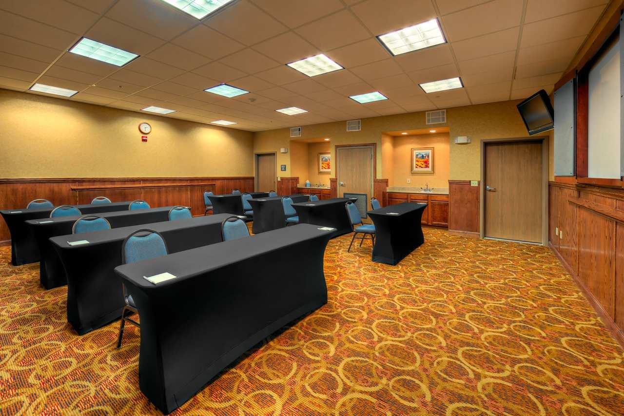 hampton inn and suites palmdale