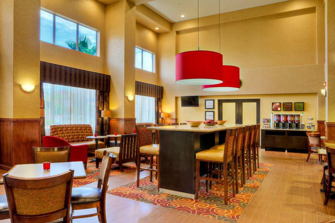 hampton inn and suites palmdale