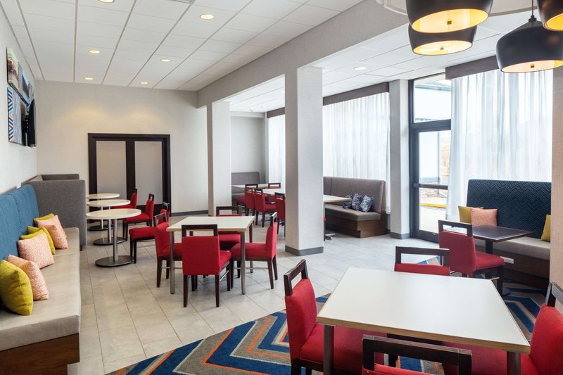hampton inn and suites parker