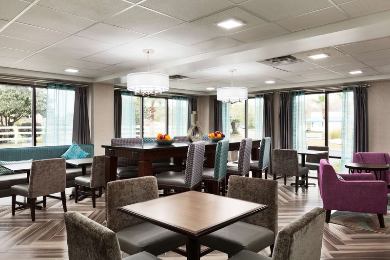 hampton inn waycross