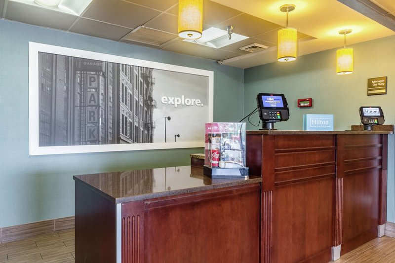 hampton inn winchester university mall area