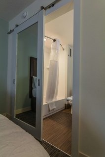 hampton inn winchester university mall area