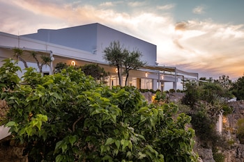 grotta palazzese beach hotel