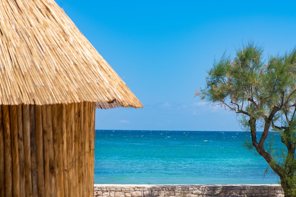 grotta palazzese beach hotel