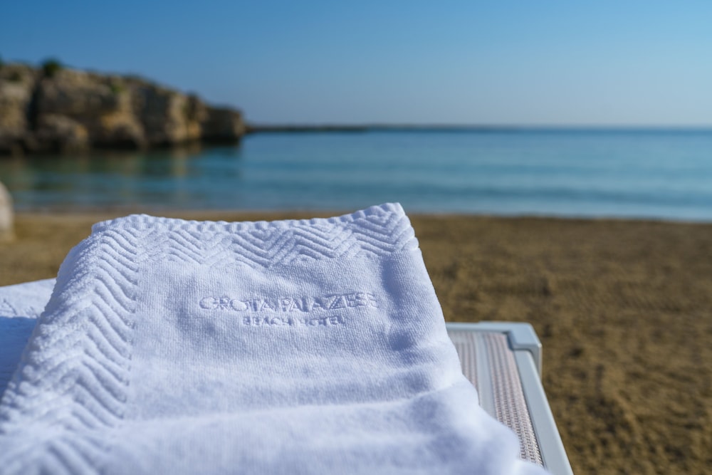 grotta palazzese beach hotel