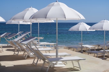 grotta palazzese beach hotel