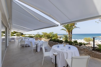 grotta palazzese beach hotel