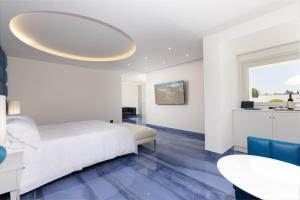 grotta palazzese beach hotel