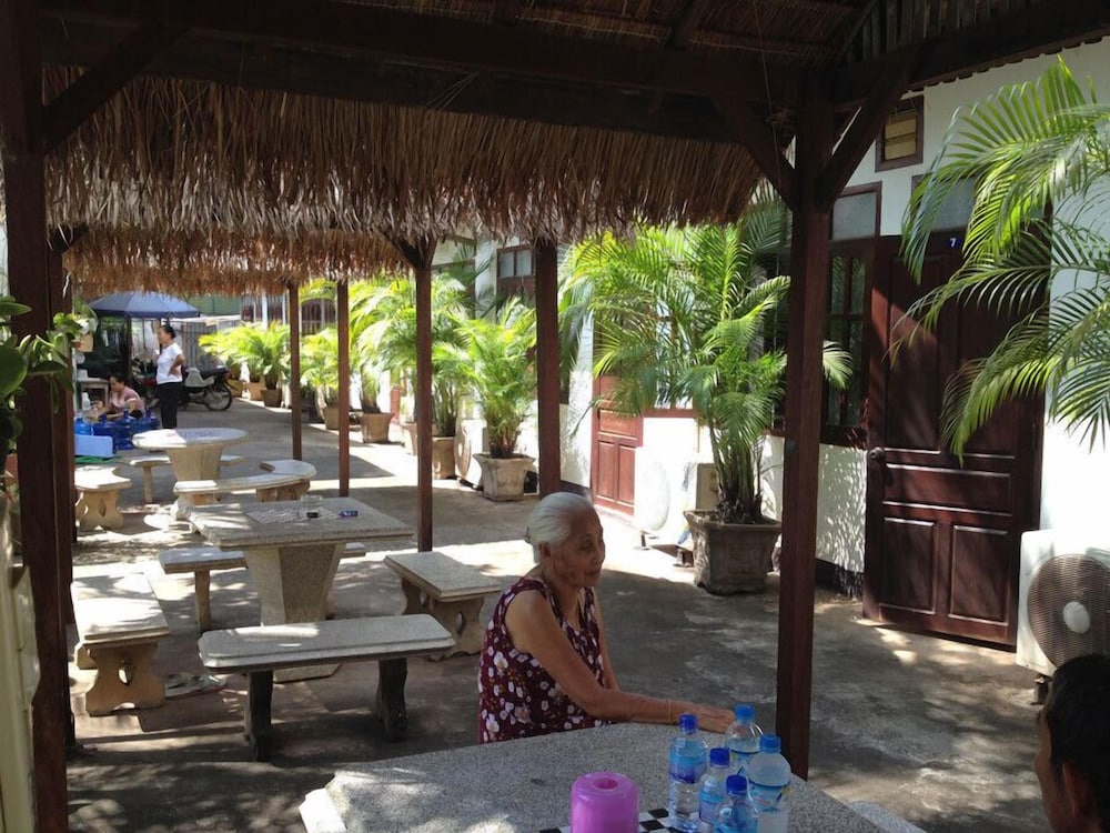 villa sisavad guesthouse