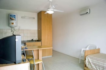 Brisas Del Lago Apartamentos,Near Termas De Colón,3 star