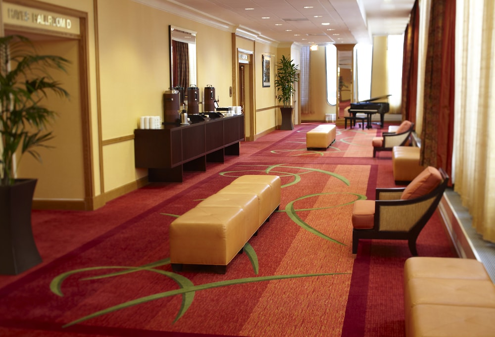 renaissance columbus downtown hotel
