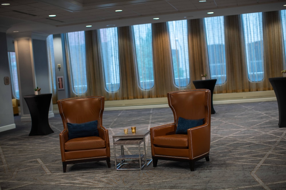 renaissance columbus downtown hotel